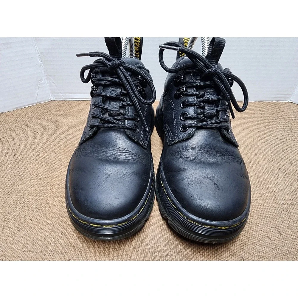 Dr. Martens product pair